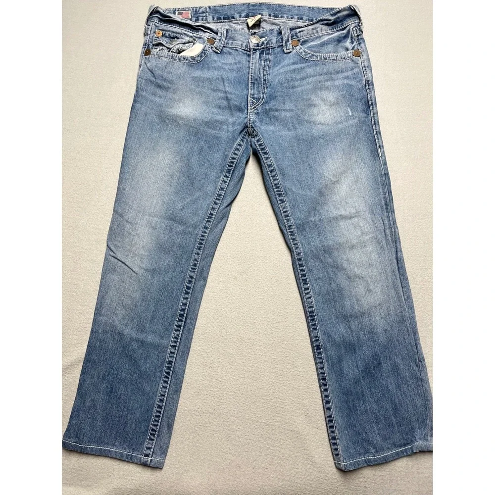 True Religion Ricky Big T‎ Straight Leg XL 38x30 Jeans Light Wash  White Stitch